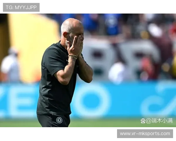 “英超榜首大战火爆上演，两强鏖战不分胜负”，英超争4